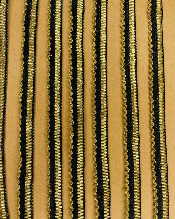 Zigzag black golden lace